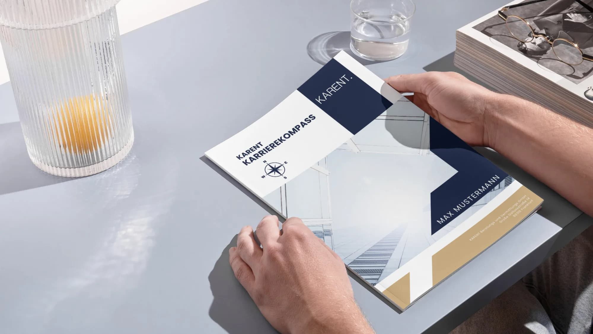 Printed KARENT career compass – the personal outcome document of the perspective consulting